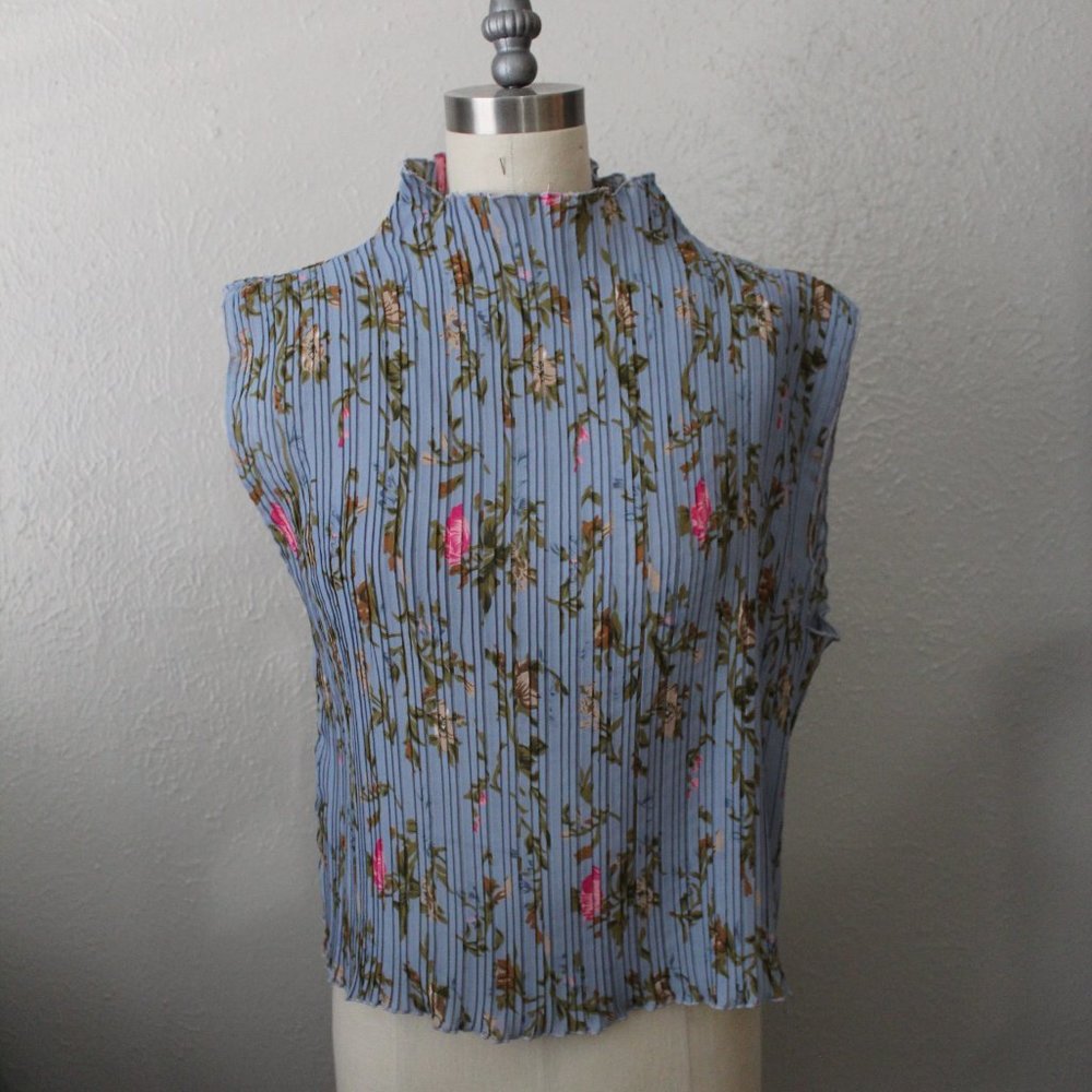 JORDAN PERIWINKLE FLORAL PLEATED MOCK NECK TOP